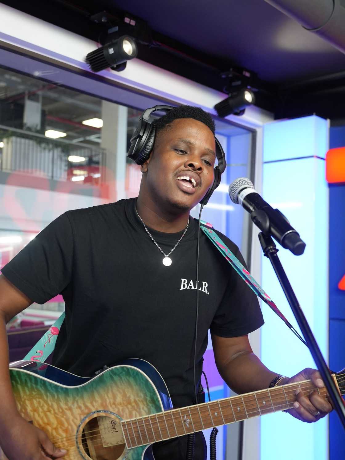 Video of Khuzani refusing to shake Ngizwe Mchunu's hand at Scebi Dlamini's funeral sparks reactions
