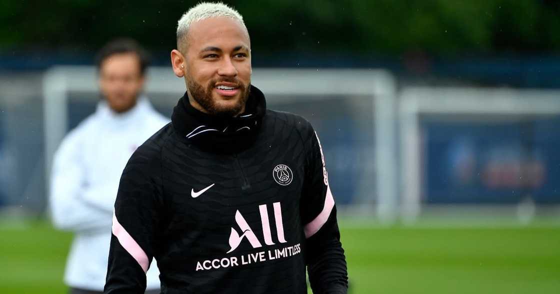 Neymar during PSG training. Neymar during PSG training.