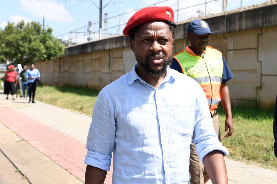 Mbuyiseni Ndlozi questioned the letter big business wrote the DA Mbuyiseni Ndlozi questioned the letter big business wrote the DA