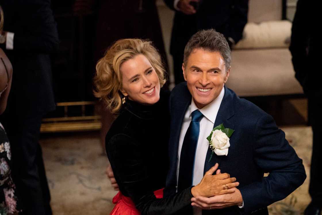 Téa Leoni and Tim Daly