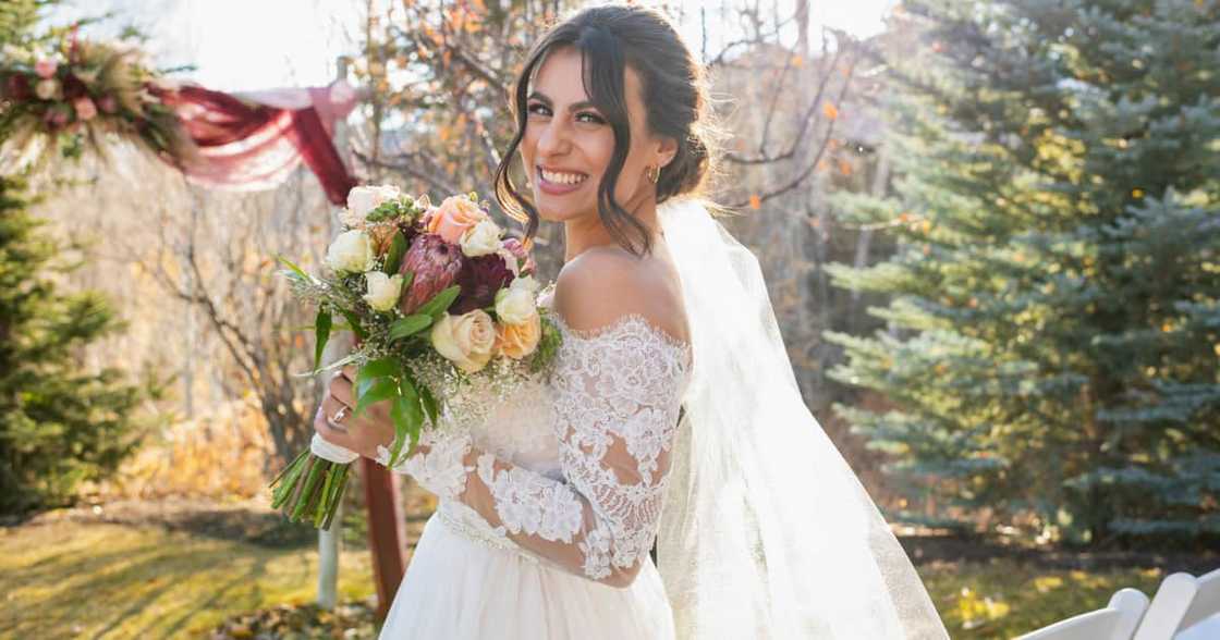 The future bride does not want to share her special moment with anyone