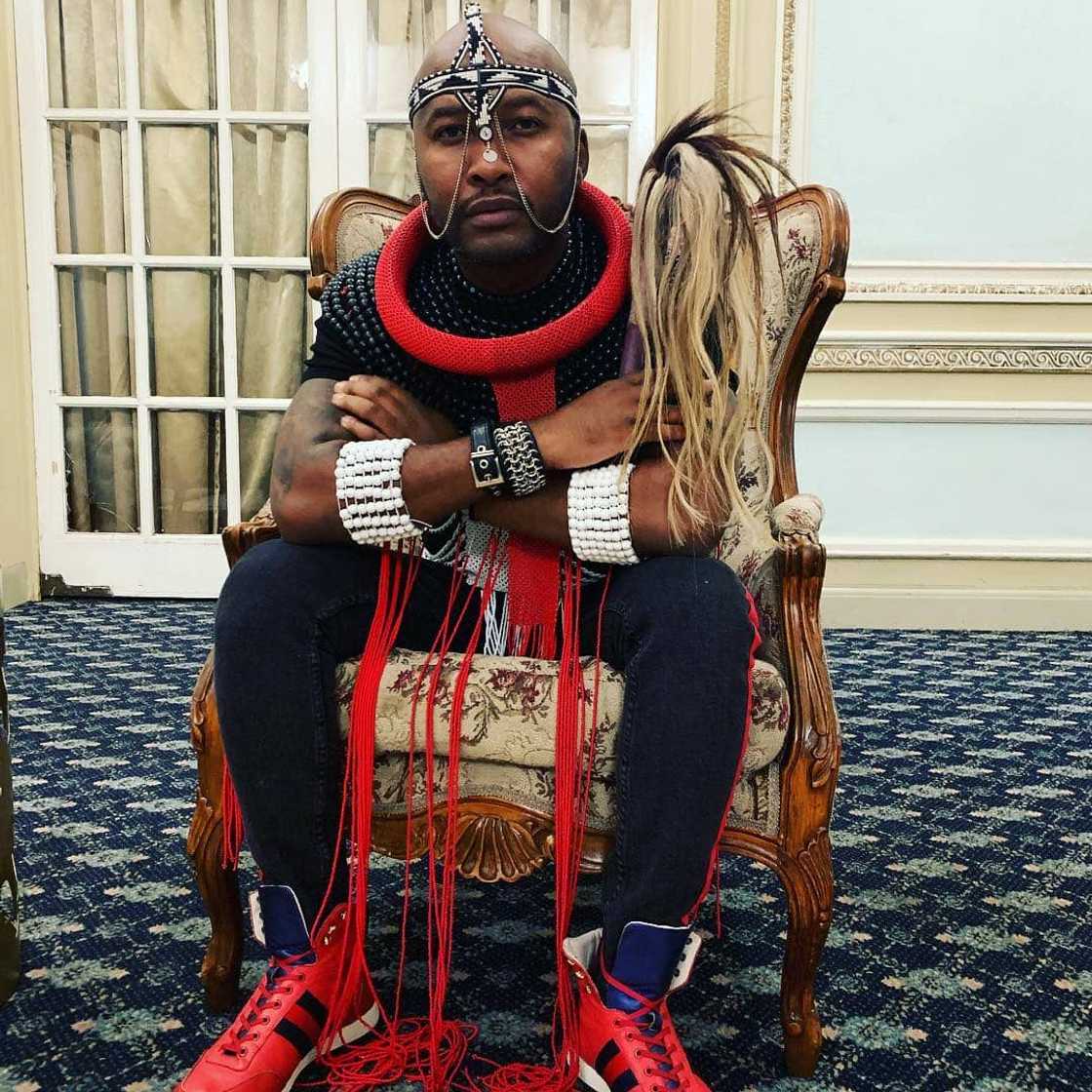 Vusi Nova Biography: Age, Thandiwe, Life, Songs and Album Vusi Nova Biography: Age, Thandiwe, Life, Songs and Album
