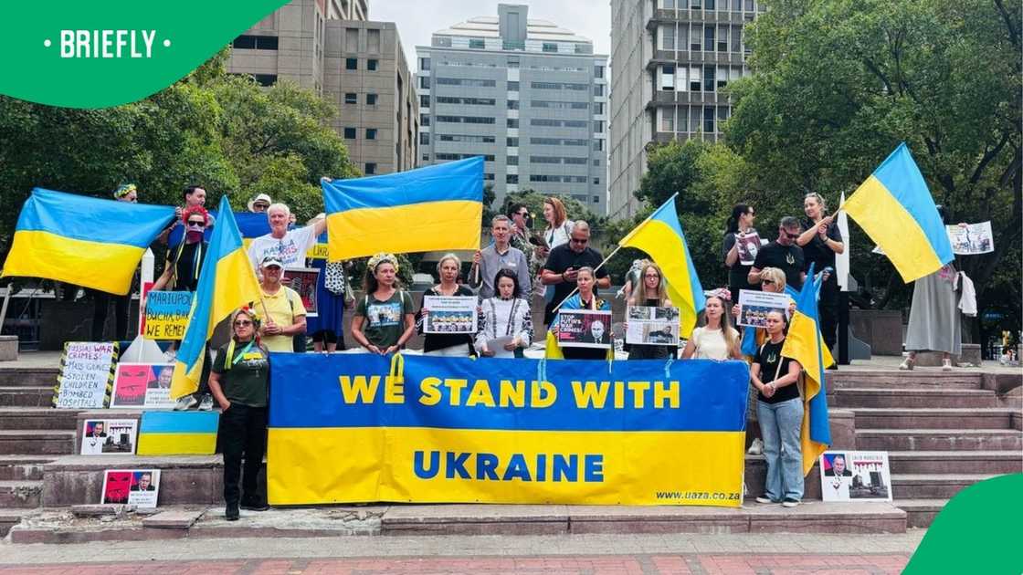 Ukrainians and South Africans standing in solidarity at the demonstration for the third anniversary of Russia's invasion of Ukraine in Cape Town. Ukrainians and South Africans standing in solidarity at the demonstration for the third anniversary of Russia's invasion of Ukraine in Cape Town.
