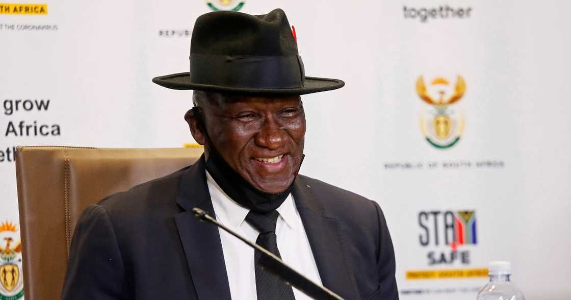 Bheki Cele. police, receipts, proof of purchase, KwaZulu-Natal, Gauteng