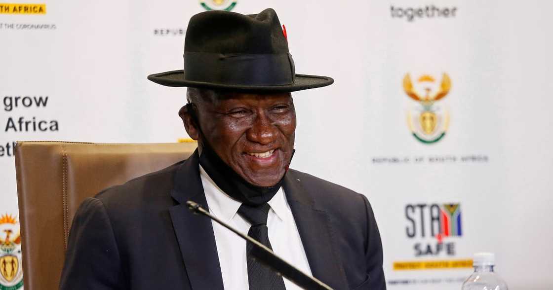Bheki Cele. police, receipts, proof of purchase, KwaZulu-Natal, Gauteng Bheki Cele. police, receipts, proof of purchase, KwaZulu-Natal, Gauteng