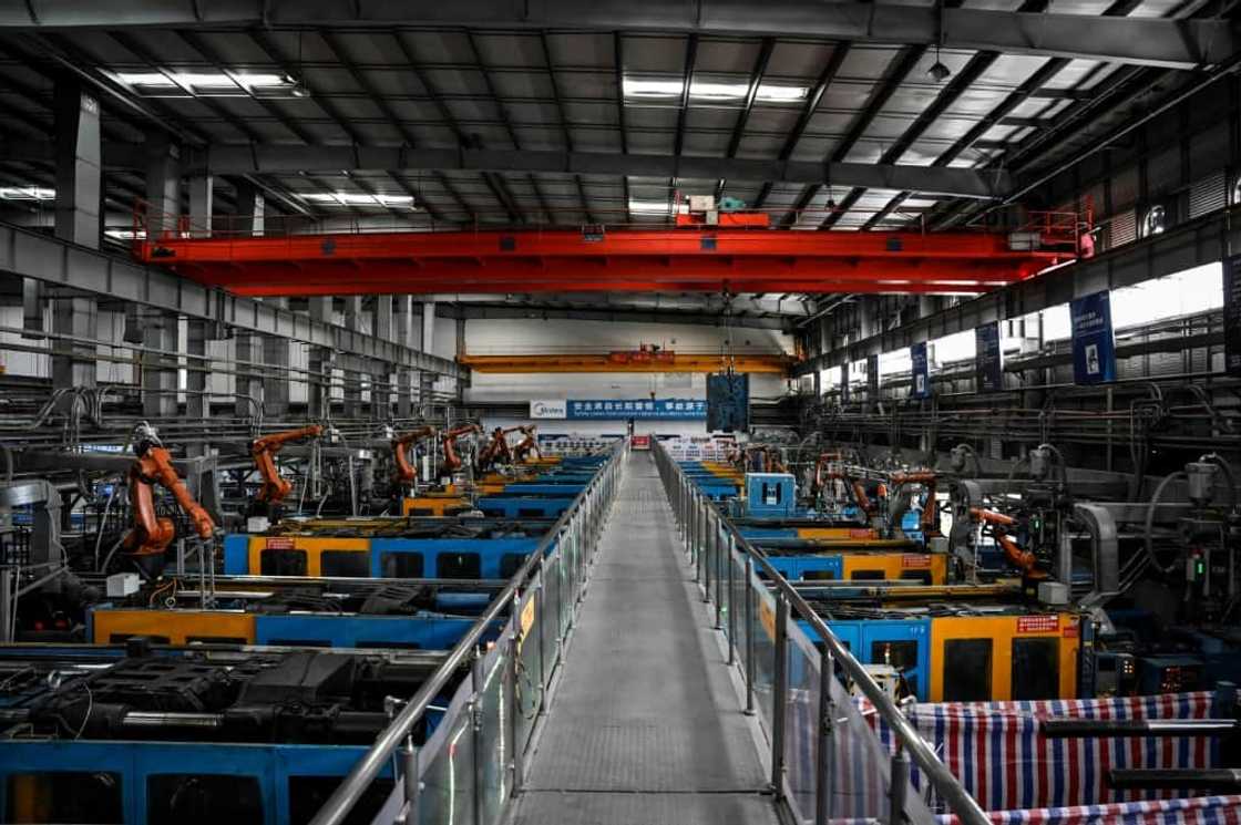 China is expected to post weak quarterly growth figures during its crucial Communist Party congress China is expected to post weak quarterly growth figures during its crucial Communist Party congress