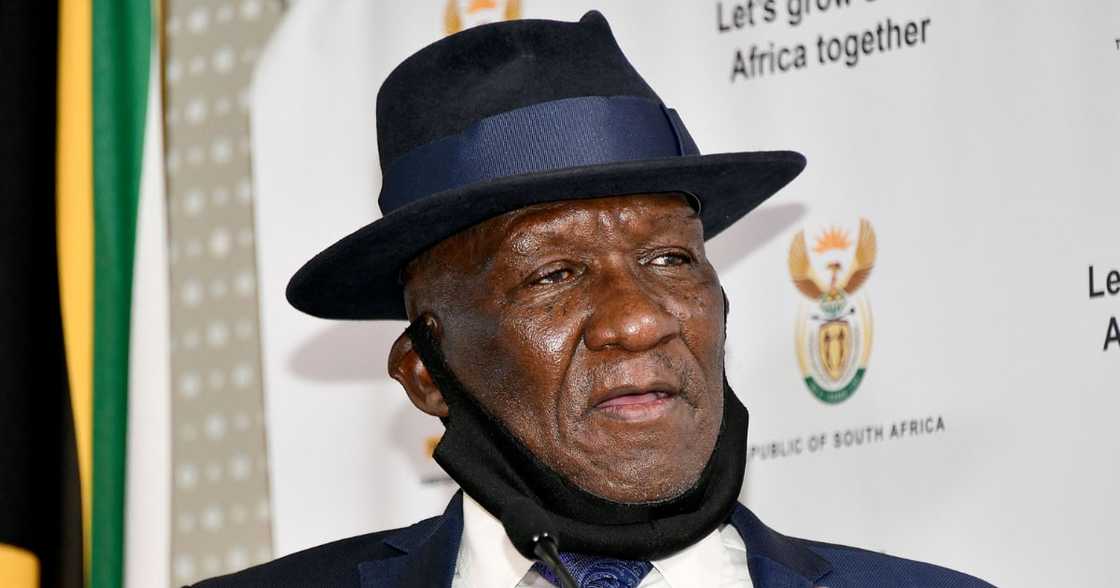 Man shot, Police Minister, Bheki Cele address, Cape Town , Cape flats, same vicinity, Imbizo Man shot, Police Minister, Bheki Cele address, Cape Town , Cape flats, same vicinity, Imbizo