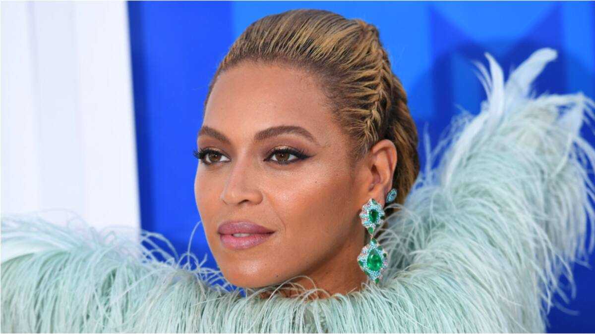 Beyoncé Trends with Sneak Peek of New Ivy Park Collection: #ICYPARK ...