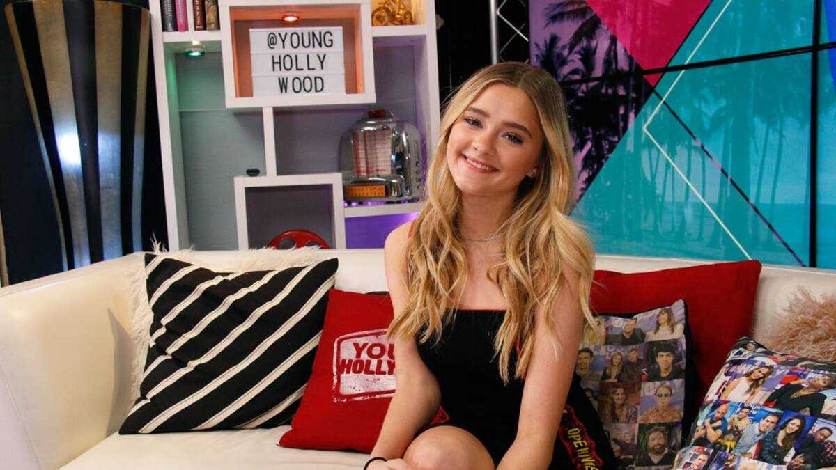 Who is Lizzy Greene? Age, height, contacts, movies and TV shows, profiles,  worth - Briefly.co.za