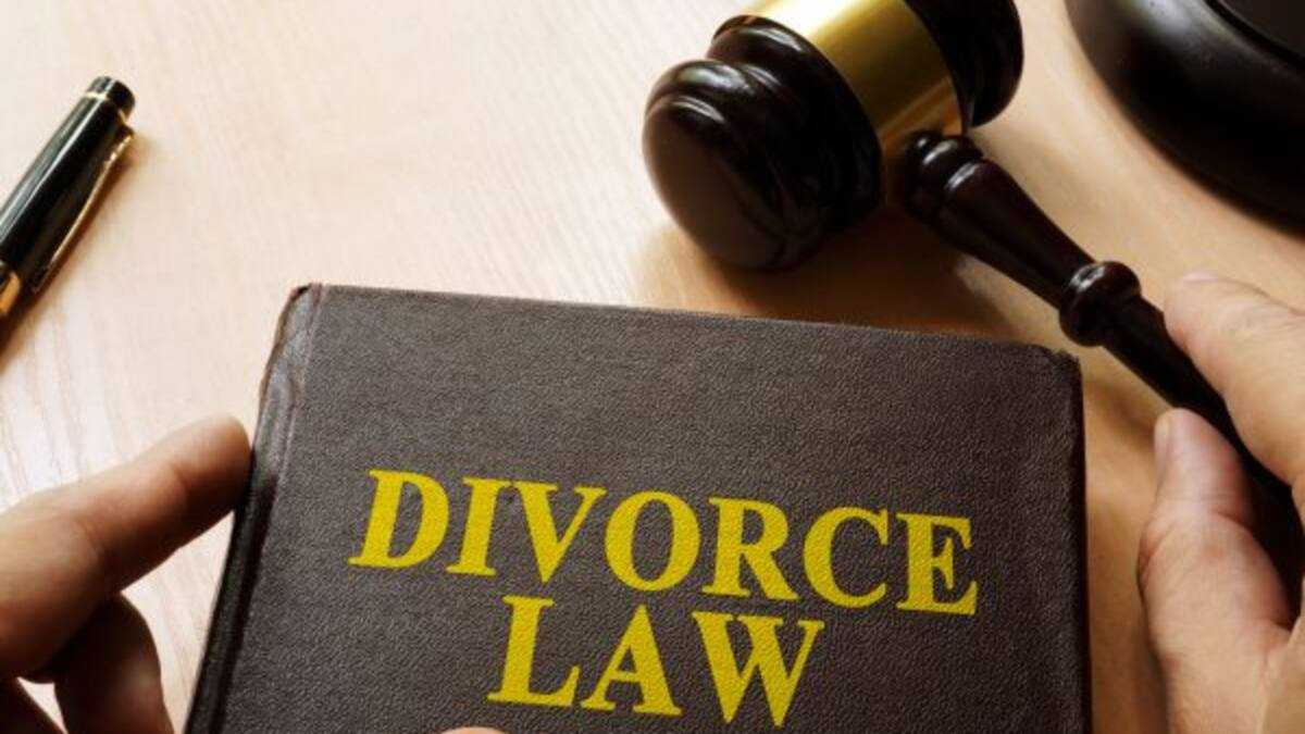 How much do divorce lawyers cost in South Africa 2022? Divorce lawyer