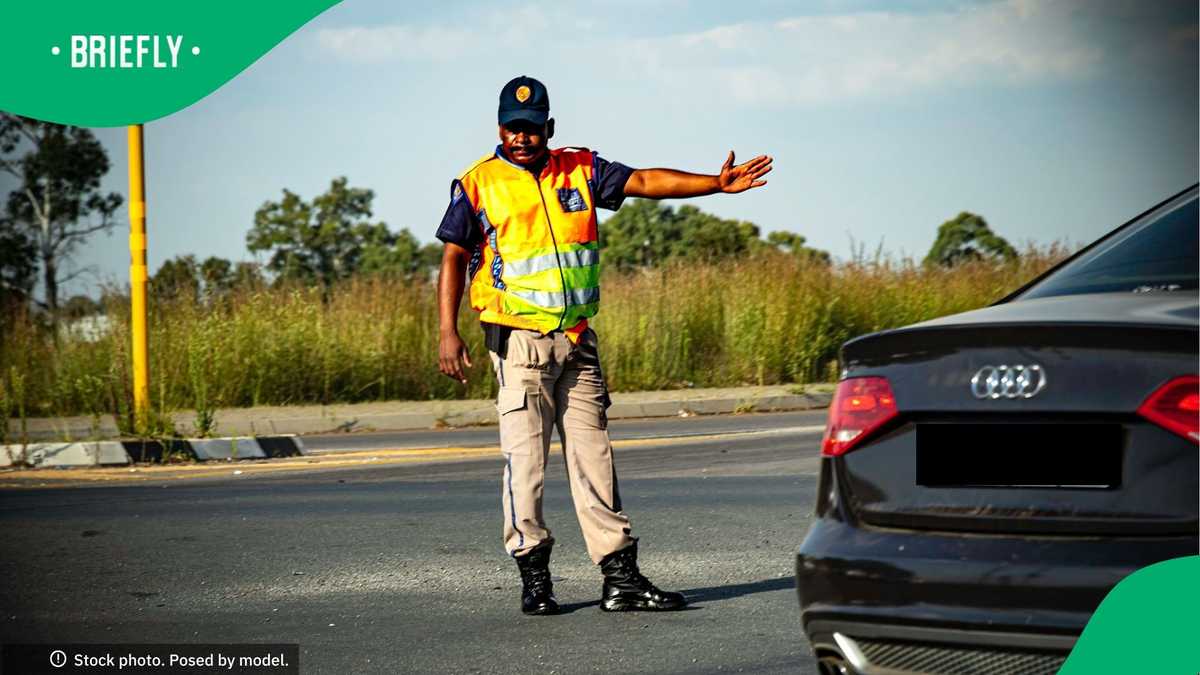 Mpumalanga traffic officer gets five-year suspended sentence for R50 bribe, South Africans react