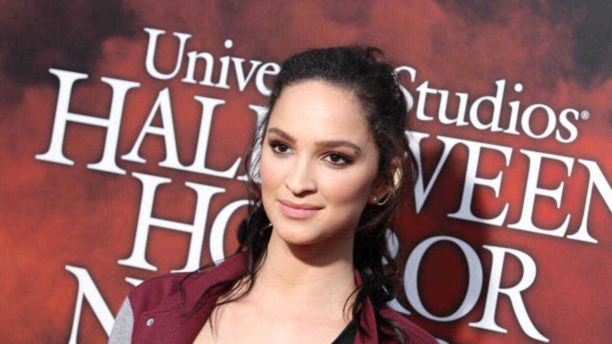 Ruby Modiano Who is Ruby Modine? Age, parents, dating history, height, movies, net ...