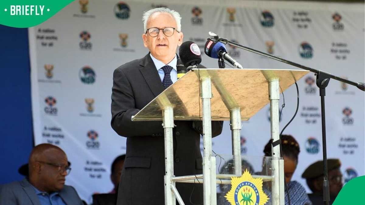 Professor Firoz Cachalia outlines government's plan to tackle organised crime, South African debate