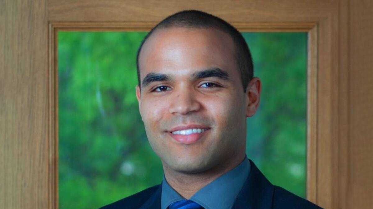 Who is Justin Ryan Simpson? Age, wife, parents, career, profiles, net ...