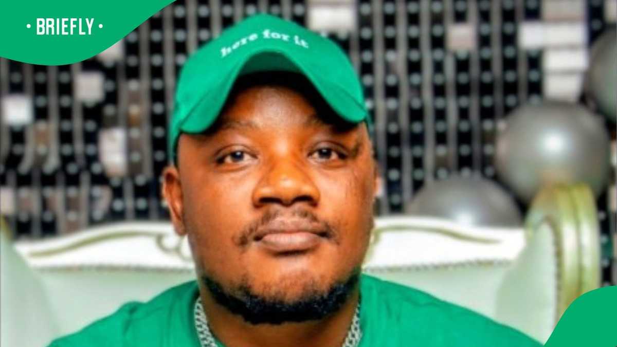 Man bakes cake with feet in TikTok video, South Africa amazed