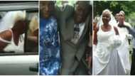 Grandma and grandpa get married in heartwarming video, the old man had to be assisted as he couldn't walk well