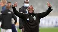 Benni McCarthy trends for making nasty comments: "That's why you're broke"