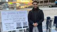 1st class graduate gets on the street with big board to seek job, peeps try to help