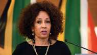 Video: Sisulu, bodyguards, in controversial altercation with activist