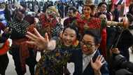 Chinese tourists get VIP welcome in Thailand as visa-free travel begins