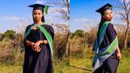 Stunning lady dedicates Honours degree to mother: "You deserve it"