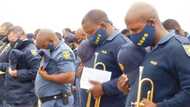 “I salute them”: Local man thanks dedicated SA cops, Mzansi really divided