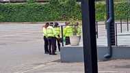 Moving photo of car guards saying morning prayer has Mzansi touched: "Blessed"