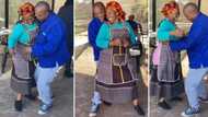 Heartwarming video captures couple enjoying an impromptu dance: "This was so beautiful to watch"