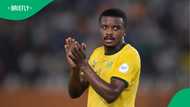 Teboho Mokoena laughs during national anthem, fans react: "I'm starting to like him"