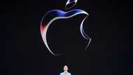 Apple, defying the times, stays quiet on AI