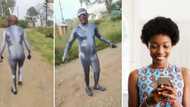 Video of confident man rocking a tight metallic silver bodysuit has Mzansi in stitches