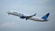 United orders 110 new planes from Boeing, Airbus