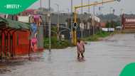 Level 6 weather warning: Heavy flooding hits Eastern Cape communities and roads