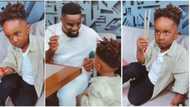 Sarkodie spends quality time with his look-alike son in videos; fans go gaga for the sweet interaction: “Beautiful boy”