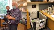 Kind university Professor buys crib, installs it in his office to support student mom