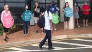 Feel good: Congregants welcome health care workers to their shift