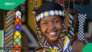 “She’s wearing my salary”: SA amazed by Zulu bride wearing long cape made of money during gifting ceremony