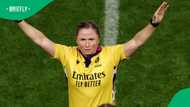 Aimee Barrett-Theron steps away from rugby after cancer diagnosis as fans rally behind referee