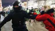 Russian police arrest thousands of protestors, calls mount for Russia to withdraw from Ukraine