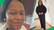 "Twinkle twinkle": Heroic Cape Town officer helps mum with crying baby