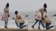 San Francisco photographer on tour spots unknown couple's proposal & captures sweet moment
