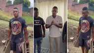 Duduzane Zuma rolls up his sleeves to help build madala a house, Mzansi stans the deed: "My future president"
