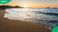 “Geo-engineered weather": Facebook video showing Fish Hoek beach waves going in reverse stuns Mzansi