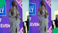 "Bring our nation together": Anlia Etzebeth singing the national anthem wows Durban July crowd