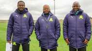 Mamelodi Sundowns coach Steve Komphela’s move to Orlando Pirates could hit a snag