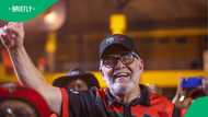 Carl Niehaus defends participation in singing Shoot the Boer song during EFF rally, SA divided