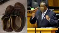 "Real loafers": Tito Mboweni shares riddle about himself, Mzansi guesses answer for 50 marks