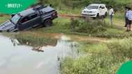 South Africans mock Fortuner driver trying to tow bakkie stuck nose-down in muddy pond