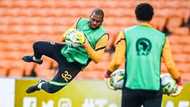 “Mzansi’s #1”: Kaizer Chiefs goalkeeper Itumeleng Khune shares snap of training action