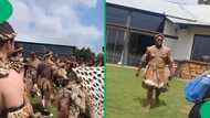 United in culture: Black and white Mzansi men celebrate in stunning Zulu attire, SA loving it